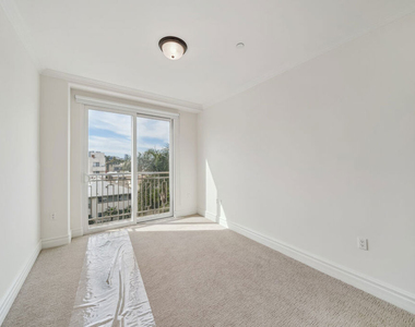1050 S Holt Avenue - Photo Thumbnail 11