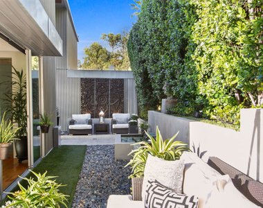 9416 Beverly Crest Drive - Photo Thumbnail 42