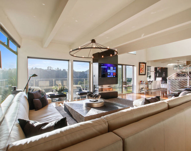9416 Beverly Crest Drive - Photo Thumbnail 13