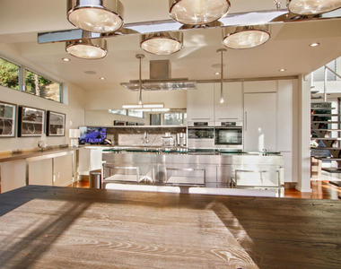 9416 Beverly Crest Drive - Photo Thumbnail 16