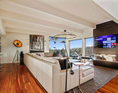 9416 Beverly Crest Drive - Photo Thumbnail 14