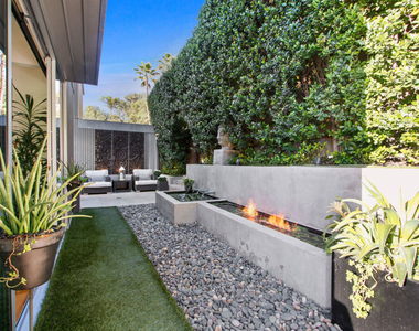 9416 Beverly Crest Drive - Photo Thumbnail 10