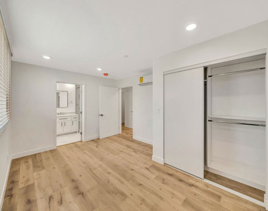 1584 W 37th Street - Photo Thumbnail 17