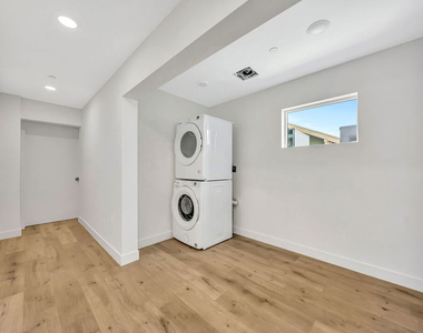 1584 W 37th Street - Photo Thumbnail 3