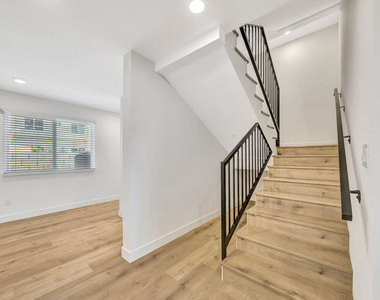 1584 W 37th Street - Photo Thumbnail 12