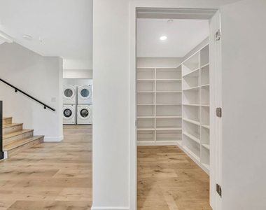 1584 W 37th Street - Photo Thumbnail 16