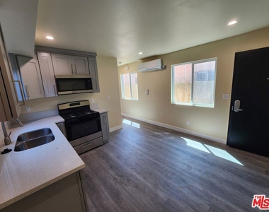 7302 Mace Place - Photo Thumbnail 7