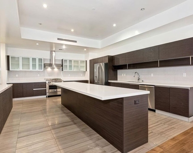 225 S Hamilton Drive - Photo Thumbnail 7