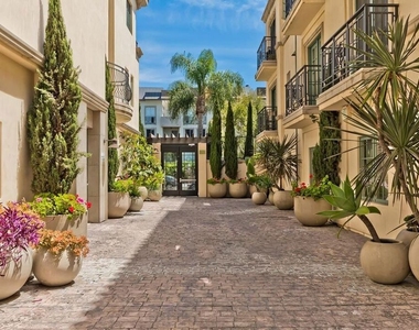 225 S Hamilton Drive - Photo Thumbnail 38