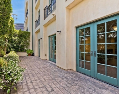 225 S Hamilton Drive - Photo Thumbnail 12