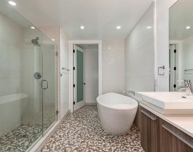 225 S Hamilton Drive - Photo Thumbnail 23