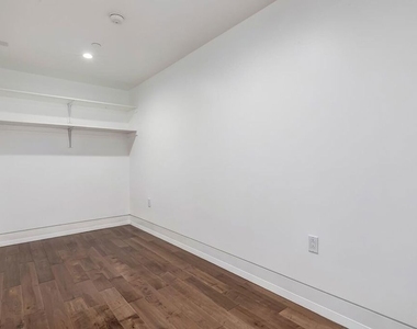 225 S Hamilton Drive - Photo Thumbnail 32