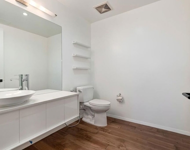 225 S Hamilton Drive - Photo Thumbnail 14