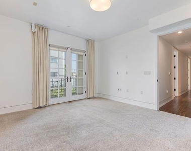 225 S Hamilton Drive - Photo Thumbnail 20