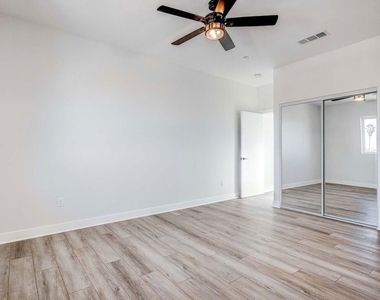624 W 83rd Street - Photo Thumbnail 15