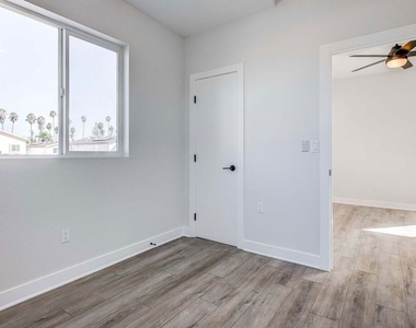 624 W 83rd Street - Photo Thumbnail 11