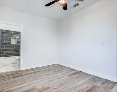624 W 83rd Street - Photo Thumbnail 18