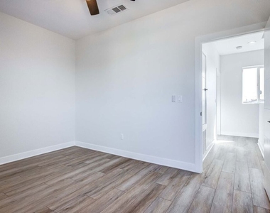 624 W 83rd Street - Photo Thumbnail 23