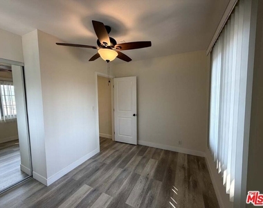 8818 Ramsgate Avenue - Photo Thumbnail 19