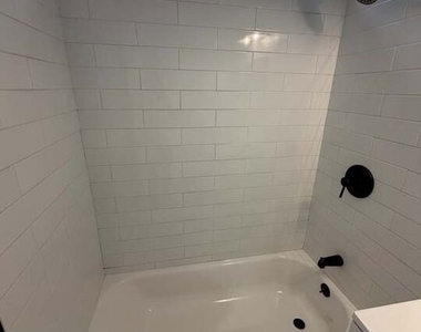 8818 Ramsgate Avenue - Photo Thumbnail 14
