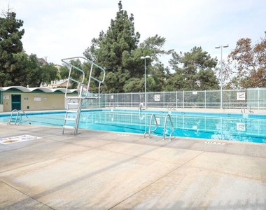 4023 Floral Drive - Photo Thumbnail 24