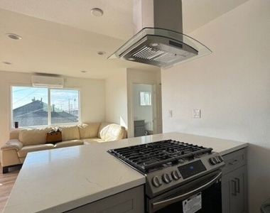 4023 Floral Drive - Photo Thumbnail 3