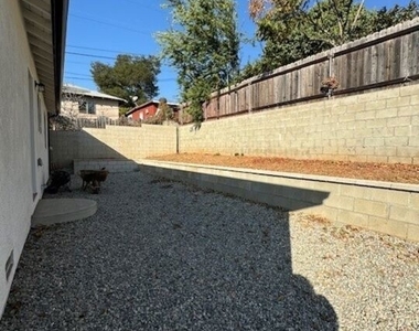 4023 Floral Drive - Photo Thumbnail 20