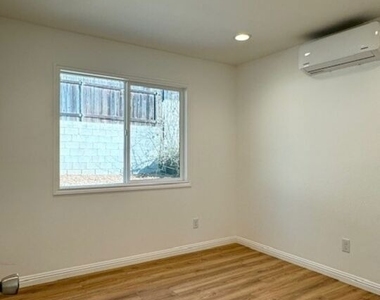 4023 Floral Drive - Photo Thumbnail 15