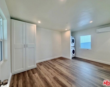 501 S Gaylord Drive - Photo Thumbnail 3