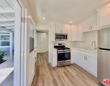 501 S Gaylord Drive - Photo Thumbnail 2