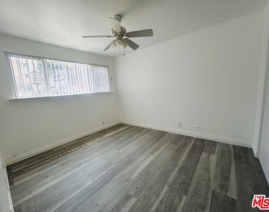 740 N Hill Place - Photo Thumbnail 8
