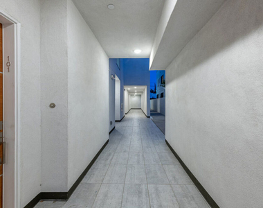 846 N Alta Vista Boulevard - Photo Thumbnail 24