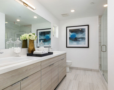 846 N Alta Vista Boulevard - Photo Thumbnail 21