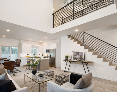 846 N Alta Vista Boulevard - Photo Thumbnail 6