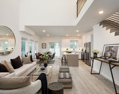 846 N Alta Vista Boulevard - Photo Thumbnail 5