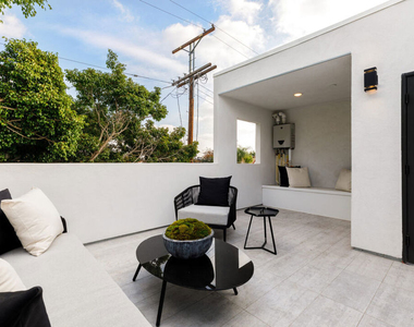 846 N Alta Vista Boulevard - Photo Thumbnail 23
