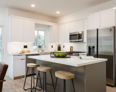846 N Alta Vista Boulevard - Photo Thumbnail 8