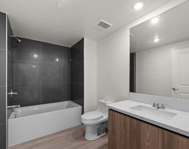 719 S Hoover - Photo Thumbnail 6