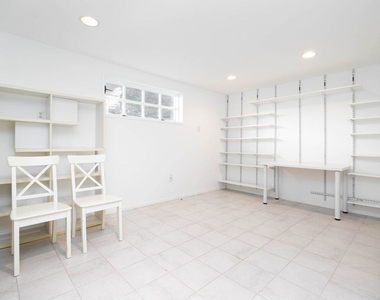 1110 W Muirlands Drive - Photo Thumbnail 17