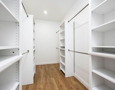 1110 W Muirlands Drive - Photo Thumbnail 21
