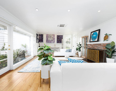 1110 W Muirlands Drive - Photo Thumbnail 3