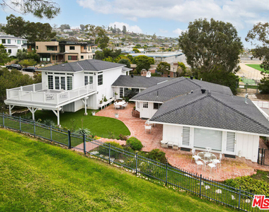 1110 W Muirlands Drive - Photo Thumbnail 35