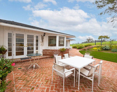 1110 W Muirlands Drive - Photo Thumbnail 29