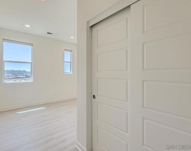3051 Marquee Way - Photo Thumbnail 21