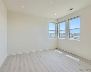 3051 Marquee Way - Photo Thumbnail 16