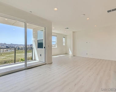 3051 Marquee Way - Photo Thumbnail 7