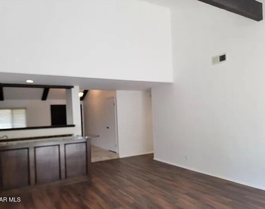 28910 Calabria Drive - Photo Thumbnail 6