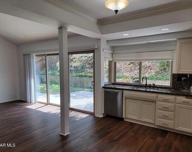 28910 Calabria Drive - Photo Thumbnail 9