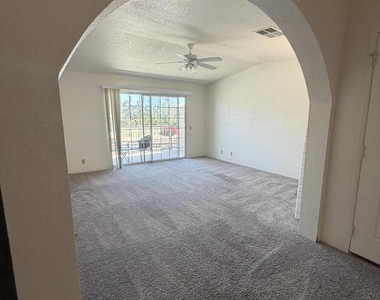 505 S Farrell Drive - Photo Thumbnail 4