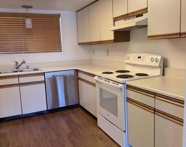 505 S Farrell Drive - Photo Thumbnail 7